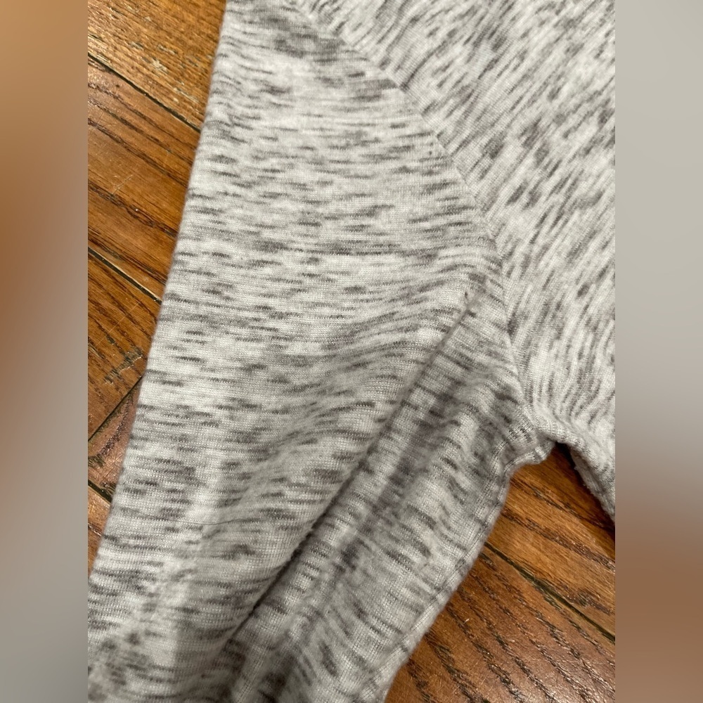 Elegant Gray Women's Blouse - Picture 5 of 8